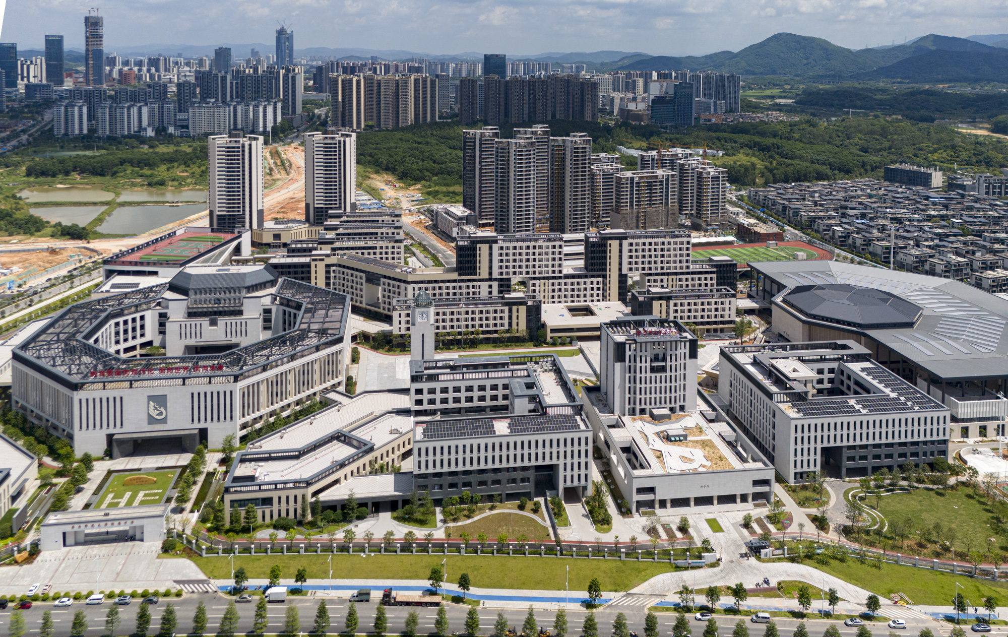 华南师范大学附属中学（知识城校区）